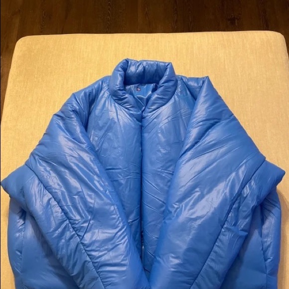 Yeezy/Gap Puffer Jacket - Picture 5 of 5